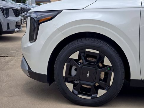 New 2026 Kia Carnival EX FWD image 5