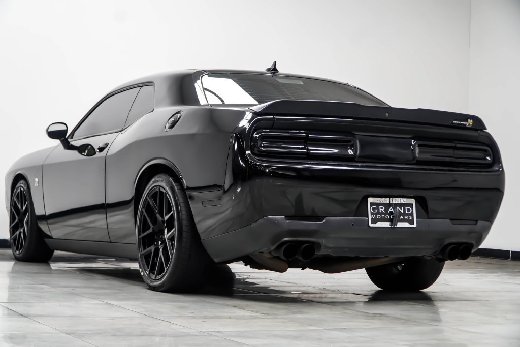 Used 2015 Dodge Challenger R/T Scat Pack w/ Sound Group II RWD image 14