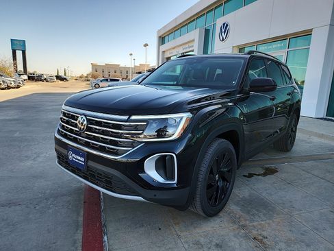 New 2026 Volkswagen Atlas SE FWD image 3