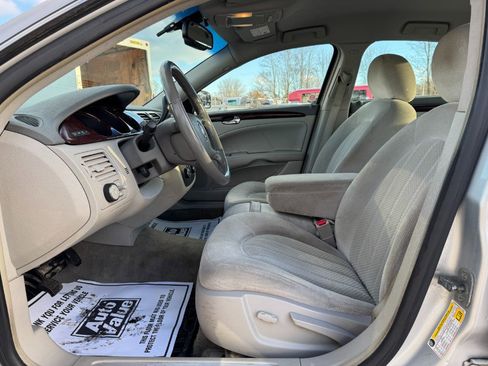 Used 2011 Buick Lucerne CX image 15