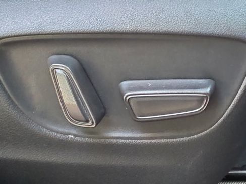 Used 2024 Toyota Grand Highlander AWD image 27