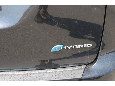 Used 2023 Chrysler Pacifica Limited image 5