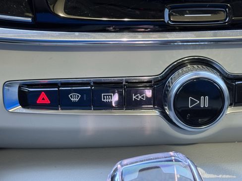 Used 2024 Volvo S90 T8 Ultimate w/ Lounge Package image 65