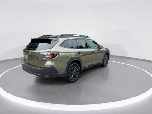 Used 2025 Subaru Outback Onyx Edition AWD/4WD image 8