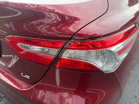 Used 2019 Toyota Camry LE FWD image 16