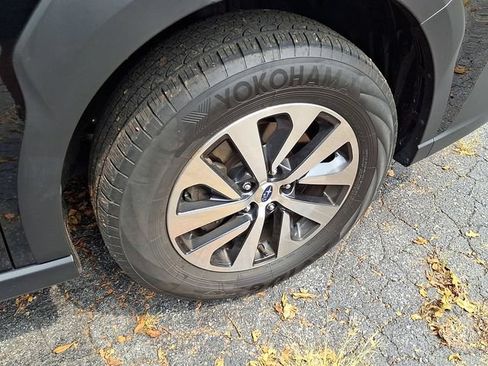 Used 2024 Subaru Outback Premium AWD/4WD image 12