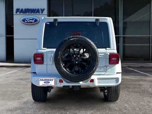 Used 2021 Jeep Wrangler Unlimited Sahara image 5