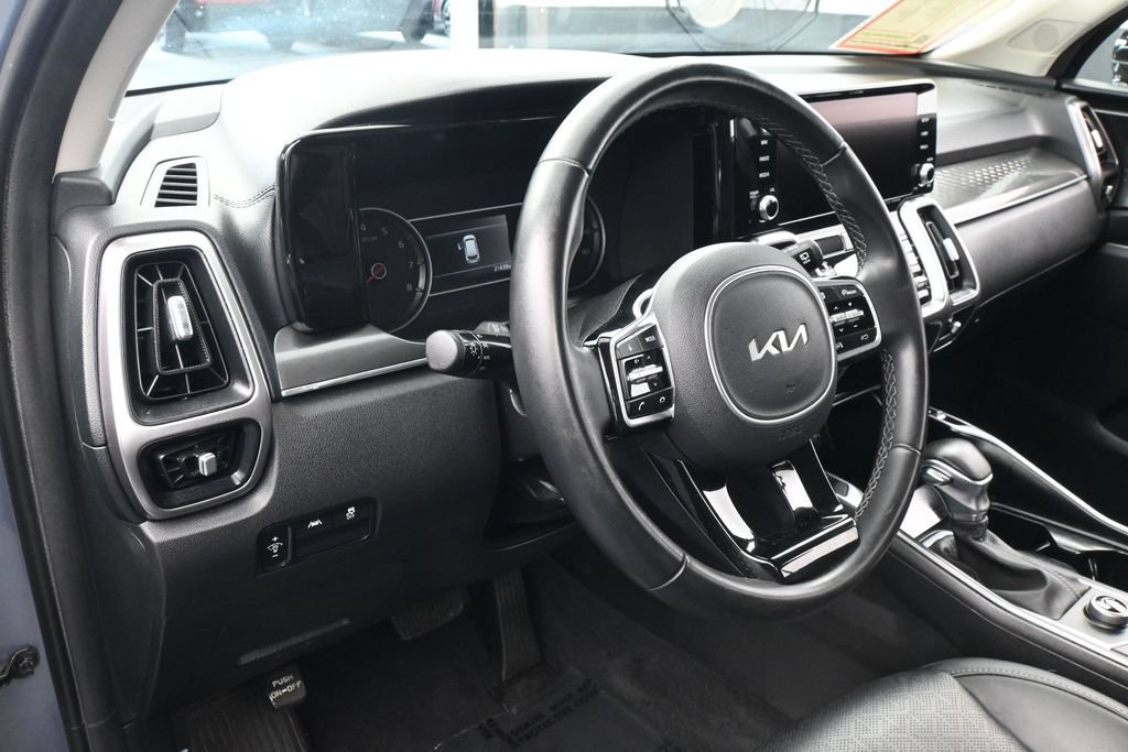 Used 2023 Kia Sorento S w/ Panoramic Sunroof Package FWD image 15