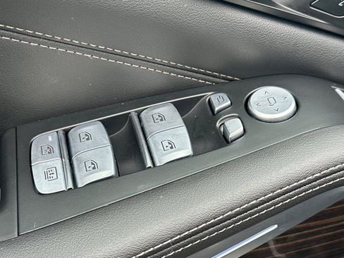 Used 2025 BMW X7 xDrive40i w/ Premium Package AWD/4WD image 13
