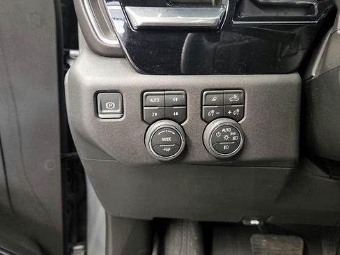 Used 2024 Chevrolet Silverado 1500 High Country w/ High Country Premium Package AWD/4WD image 39