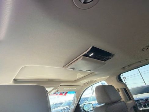 Used 2016 Chevrolet Suburban LT AWD/4WD image 7
