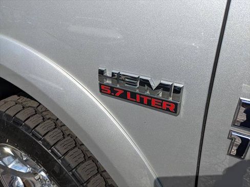 Used 2017 RAM 1500 Laramie AWD/4WD image 9