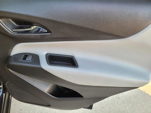 Used 2020 Chevrolet Equinox LT image 11
