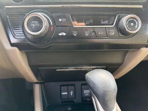 Used 2015 Honda Civic Hybrid Sedan image 15