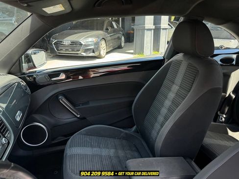 Used 2014 Volkswagen Beetle R-Line FWD image 17