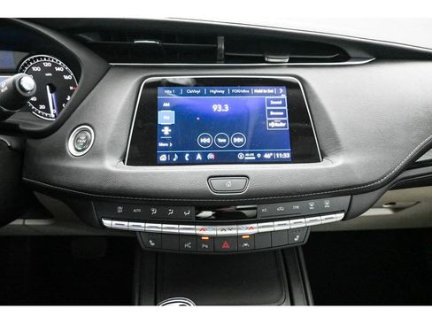 Certified 2022 Cadillac XT4 Premium Luxury w/ Enhanced Visibility Package AWD/4WD image 17