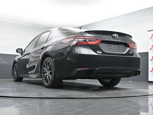 Used 2023 Toyota Camry SE w/ Cold Weather Package FWD image 21