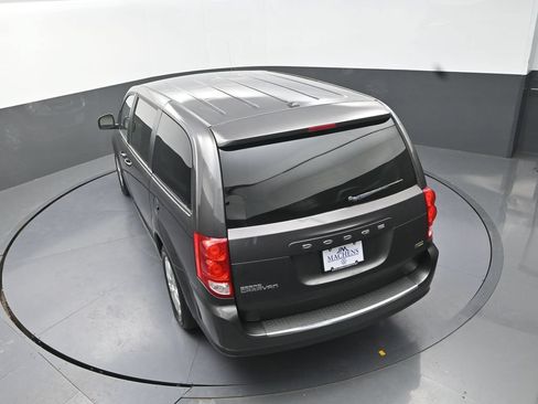 Used 2018 Dodge Grand Caravan SE w/ UConnect Hands-Free Group FWD image 19