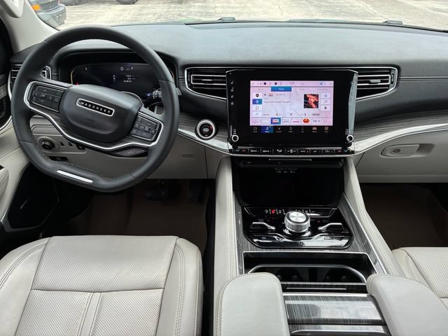 Used 2022 Jeep Wagoneer Series III AWD/4WD image 64