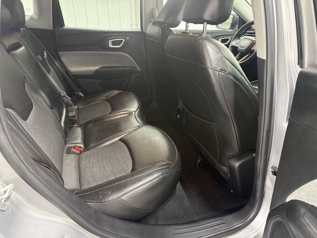 Used 2022 Jeep Compass Latitude FWD image 25