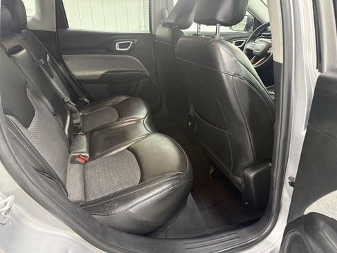Used 2022 Jeep Compass Latitude FWD image 25