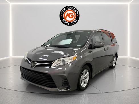 Used 2020 Toyota Sienna LE FWD image 8
