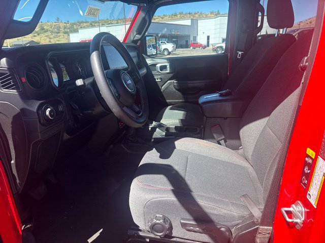 Used 2025 Jeep Wrangler Unlimited Rubicon AWD/4WD image 7