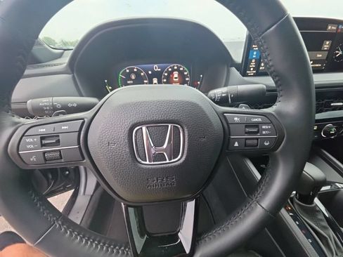 Used 2025 Honda Accord Sport image 17