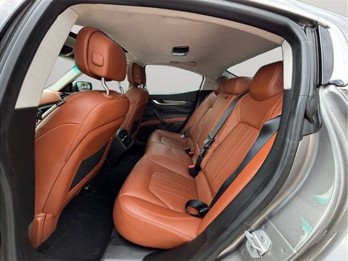 Used 2016 Maserati Ghibli RWD image 32