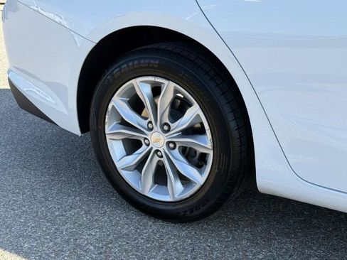 Used 2024 Chevrolet Malibu LT image 11