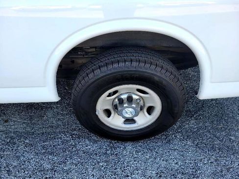 Used 2017 Chevrolet Express 3500 LT w/ LT Preferred Equipment Group image 12