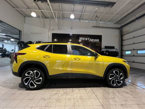 Used 2024 Chevrolet Trax RS w/ Driver Confidence Package image 9