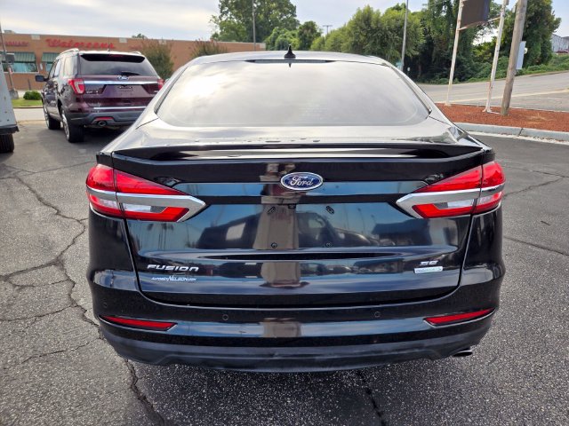 Used 2020 Ford Fusion SE w/ Equipment Group 151A FWD image 7