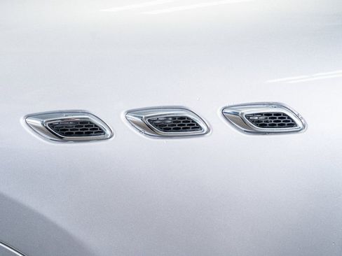 Used 2018 Maserati Levante S GranSport image 21