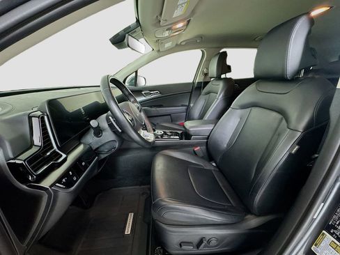 Used 2023 Kia Sportage EX image 11