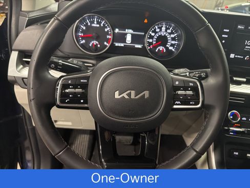 Used 2024 Kia Carnival LX image 13