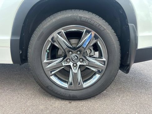 Used 2019 Toyota Highlander Limited Platinum AWD/4WD image 36