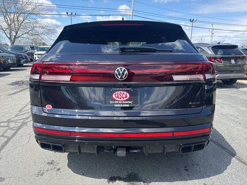 Used 2025 Volkswagen Atlas Cross Sport SEL R-Line AWD/4WD image 4