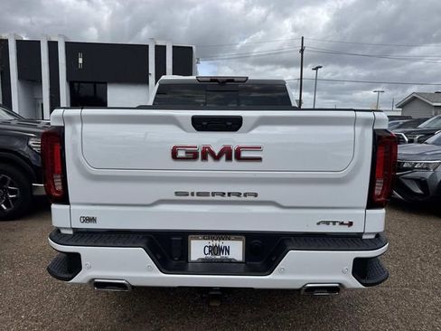 Used 2024 GMC Sierra 1500 AT4 w/ Technology Package image 8