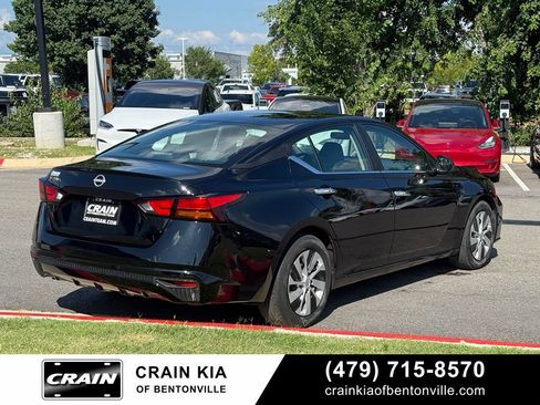Used 2024 Nissan Altima 2.5 S FWD image 7