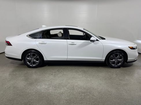 Used 2023 Honda Accord EX image 2
