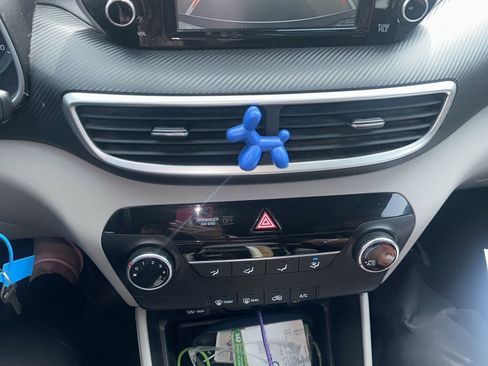 Used 2021 Hyundai Tucson SE FWD image 3