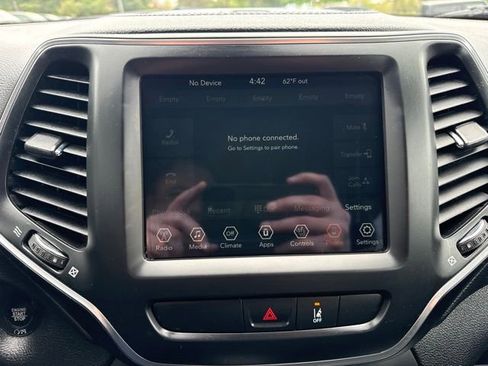 Certified 2022 Jeep Cherokee Latitude Lux AWD/4WD image 18