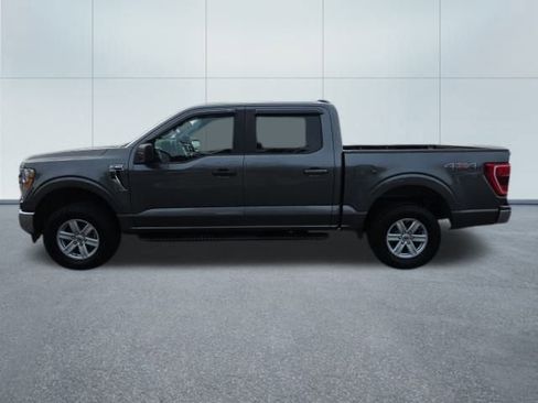 Used 2021 Ford F150 XLT image 2