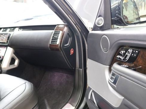 Used 2018 Land Rover Range Rover Supercharged image 31