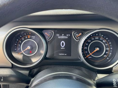Used 2018 Jeep Wrangler Unlimited Sport AWD/4WD image 24