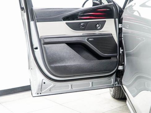 Used 2024 Lincoln Nautilus Premier w/ Equipment Group 102A image 43