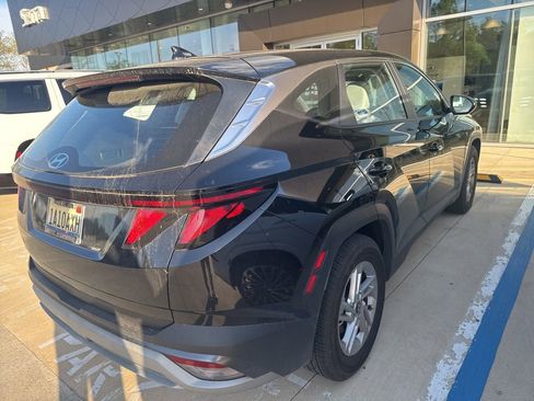 Certified 2025 Hyundai Tucson SE image 4