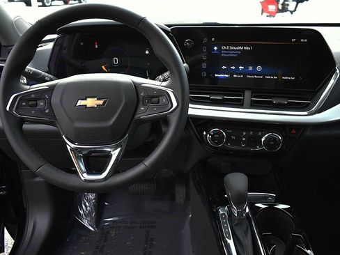 New 2026 Chevrolet Trax LT w/ Sunroof Package FWD image 13