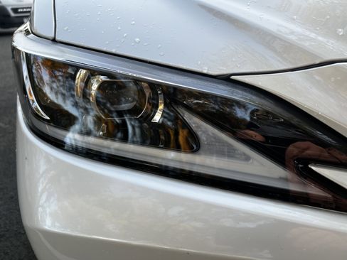 Certified 2025 Lexus ES 300h w/ Premium Package image 12